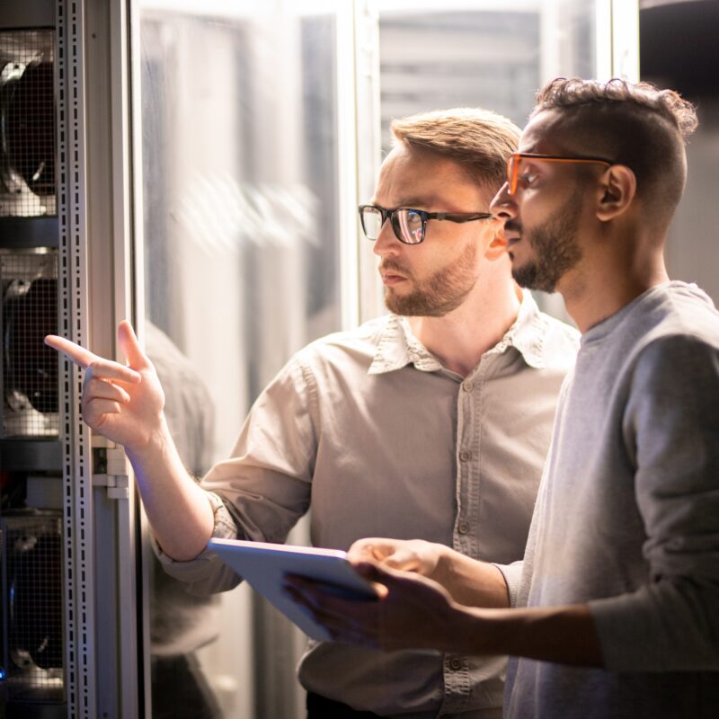 Contamos con personal experto y tecnología de punta para la medición y análisis de variables eléctricas en entornos complejos. Esto nos permite determinar las fallas de la instalación eléctrica para desarrollar la mejor solución a nuestros usuarios.